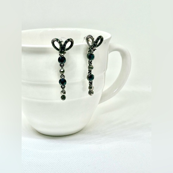 Gothic Vintage Black Rhinestone Bow Drop Dangle Earrings - Picture 4 of 4